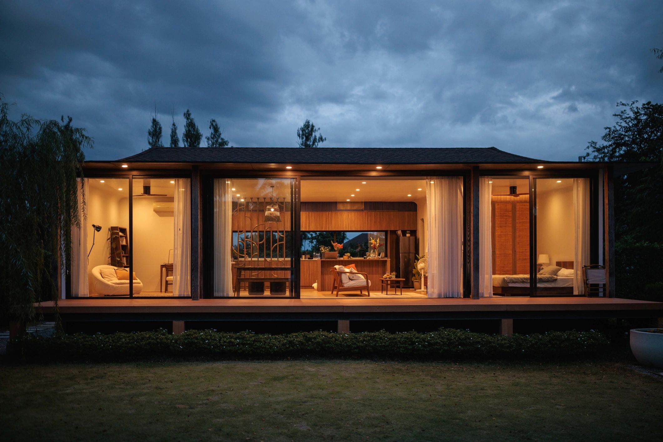 Upscale Florida residence with modern roofing design relevant to Palm Beach Gardens